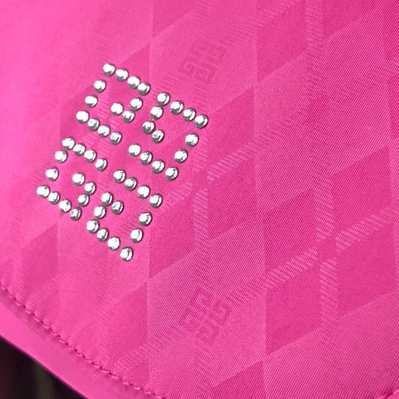 Givenchy small pouch/clutch or cosmetic bag Authentic - Picture 6 of 6